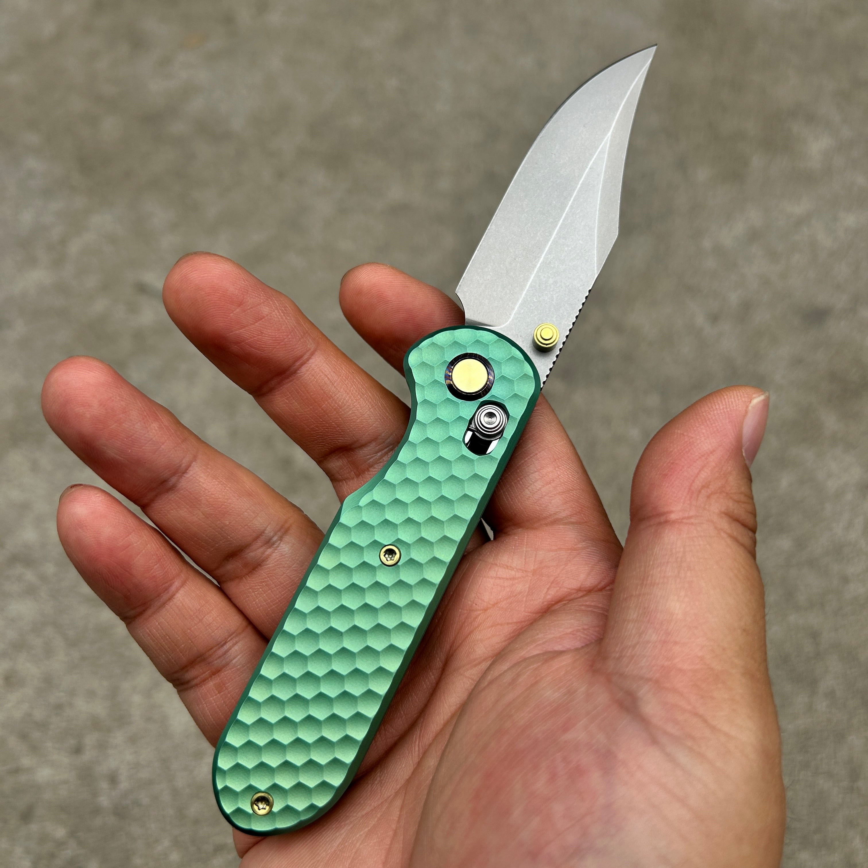(Pre-order) : Geo knife Ethereal Cutter Axis lock Folding Knife Green 6AL4V Titanium Handle 3.03" Stonewash Bohler M390 Blade GEO2401H