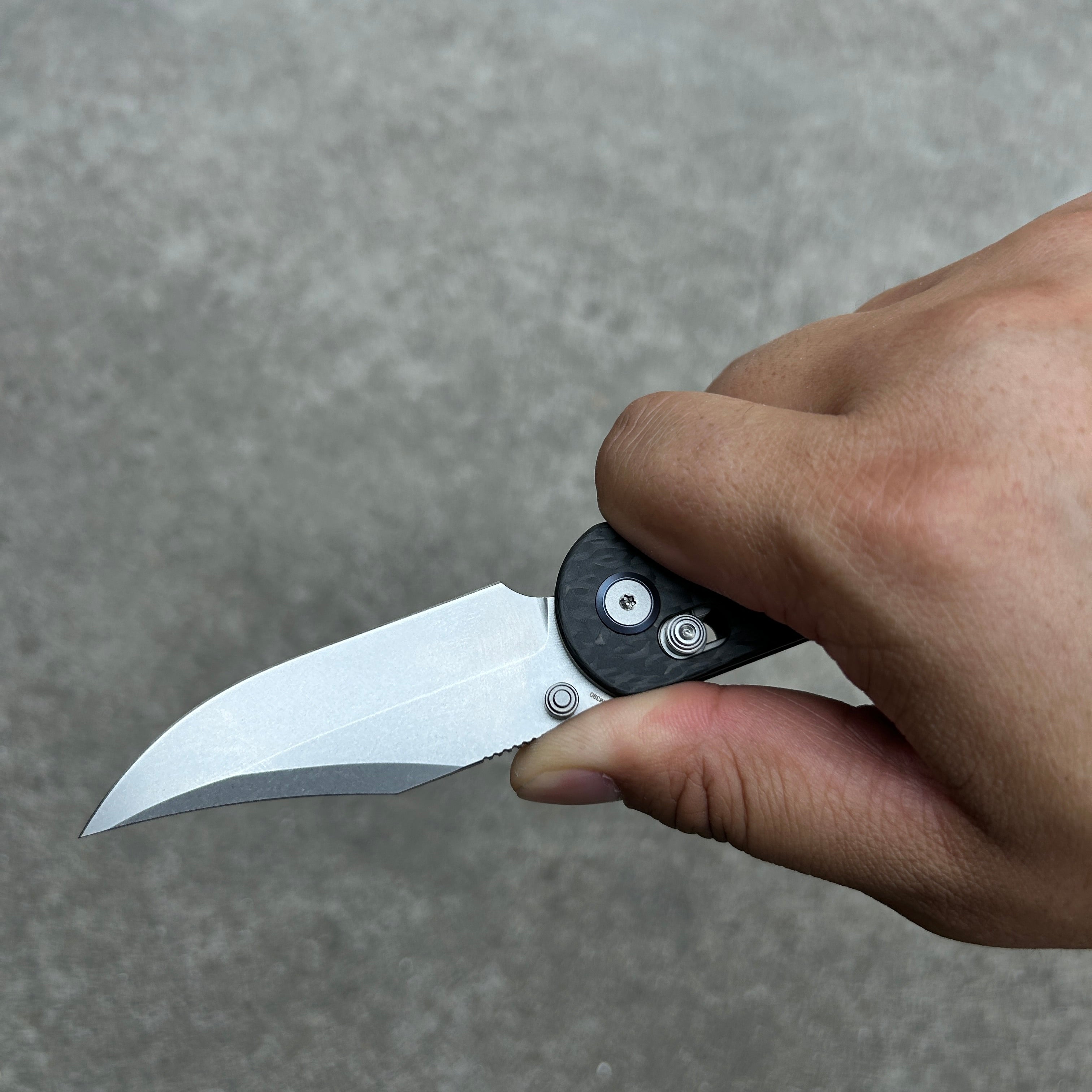 (Pre-order) : Geo knife Ethereal Cutter Axis lock Folding Knife Black Carbon Fiber Handle 3.03" Stonewash Bohler M390 Blade GEO2401K