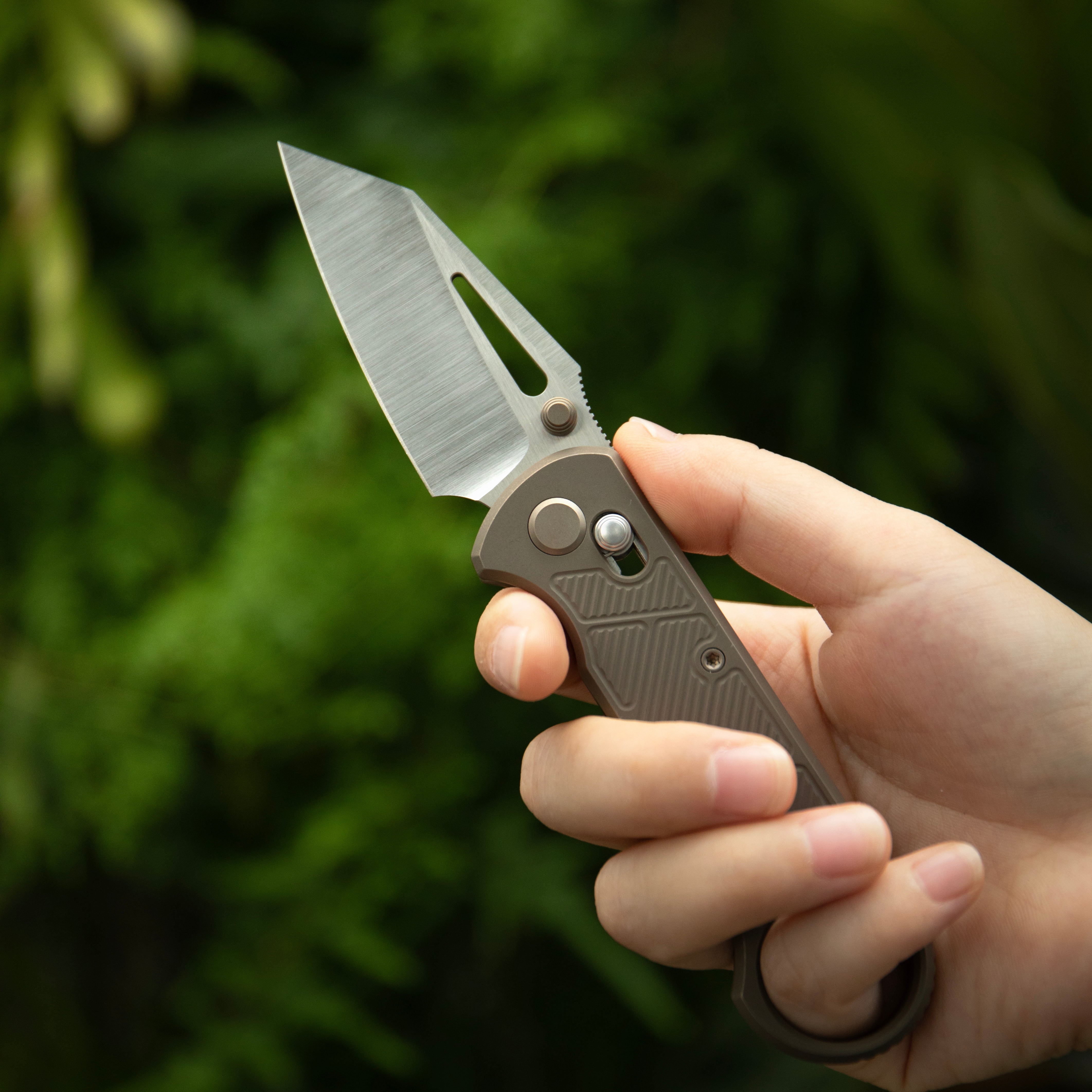 GEO Knife Aska Crossbar lock Folding Knife Bronze 6AL4V Titanium Handle 2.8" Hand-Rubbed Satin Stonewash Bohler M390 Blade GEO2511C