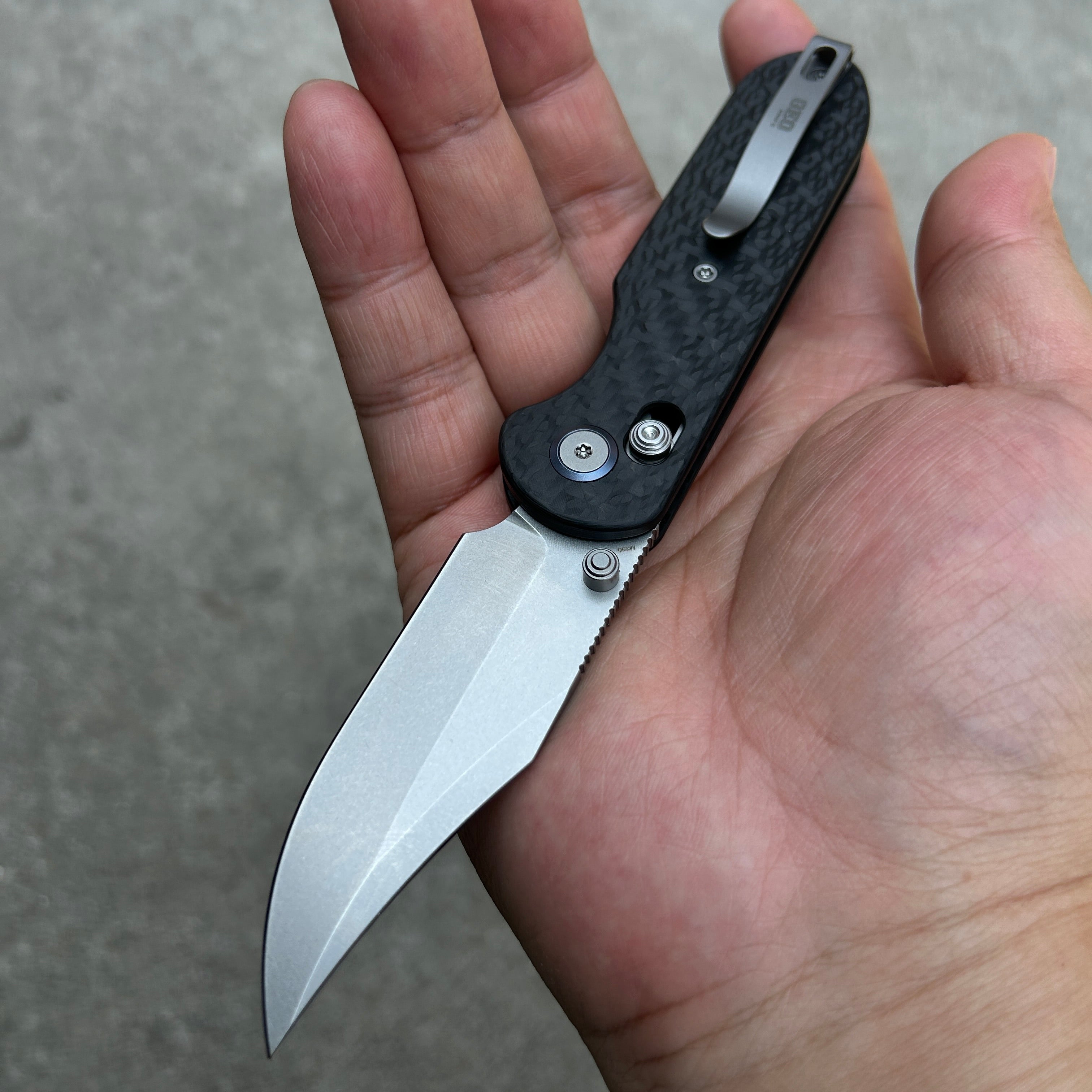 (Pre-order) : Geo knife Ethereal Cutter Axis lock Folding Knife Black Carbon Fiber Handle 3.03" Stonewash Bohler M390 Blade GEO2401K