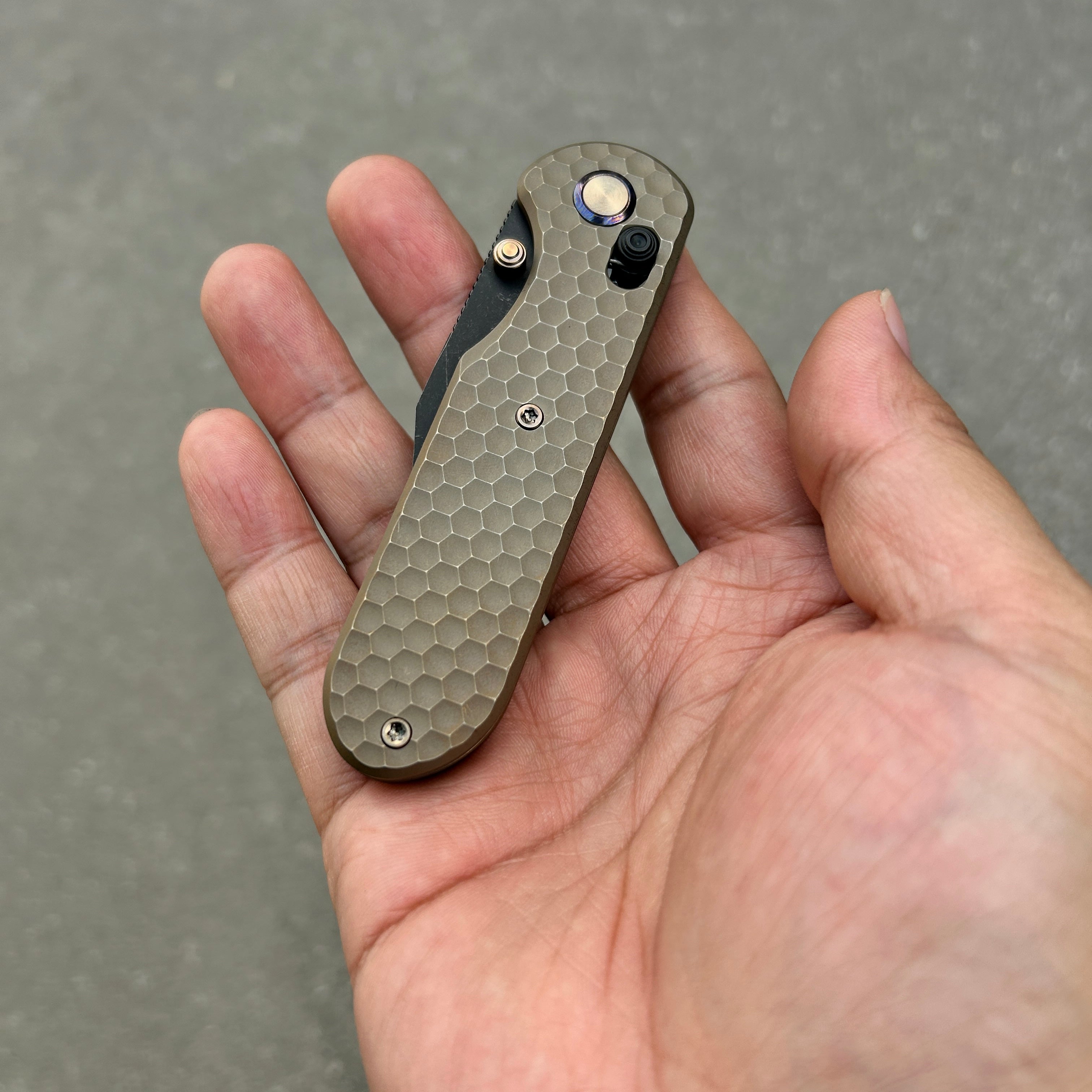 (Pre-order) : Geo knife Ethereal Cutter Axis lock Folding Knife Bronze 6AL4V Titanium Handle 3.03" Blackwash Bohler M390 Blade GEO2401B