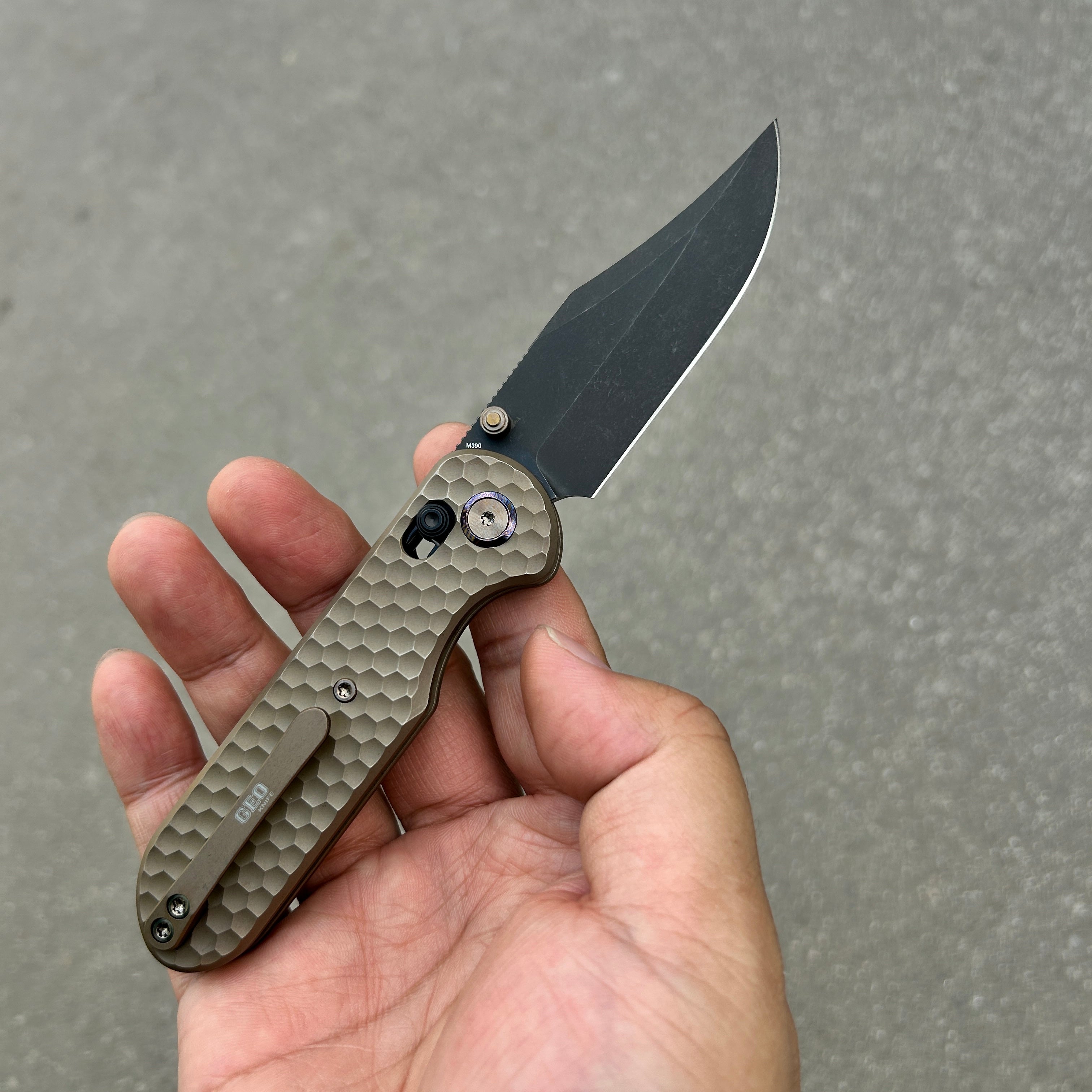 (Pre-order) : Geo knife Ethereal Cutter Axis lock Folding Knife Bronze 6AL4V Titanium Handle 3.03" Blackwash Bohler M390 Blade GEO2401B
