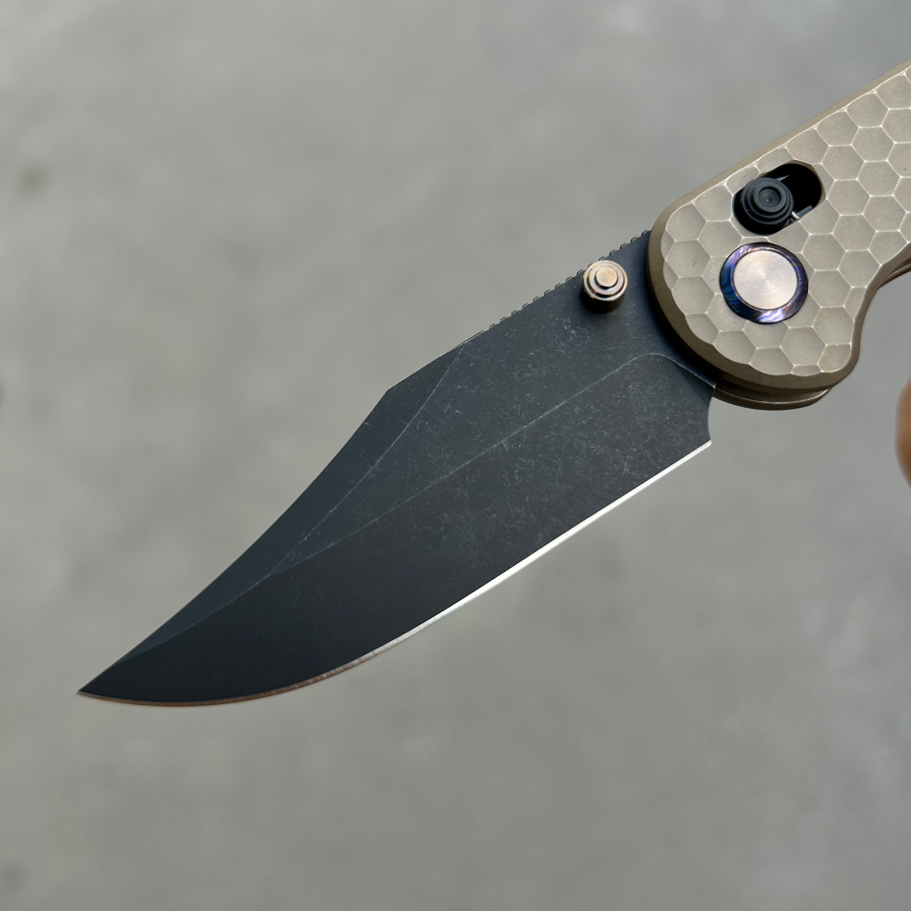 (Pre-order) : Geo knife Ethereal Cutter Axis lock Folding Knife Bronze 6AL4V Titanium Handle 3.03" Blackwash Bohler M390 Blade GEO2401B