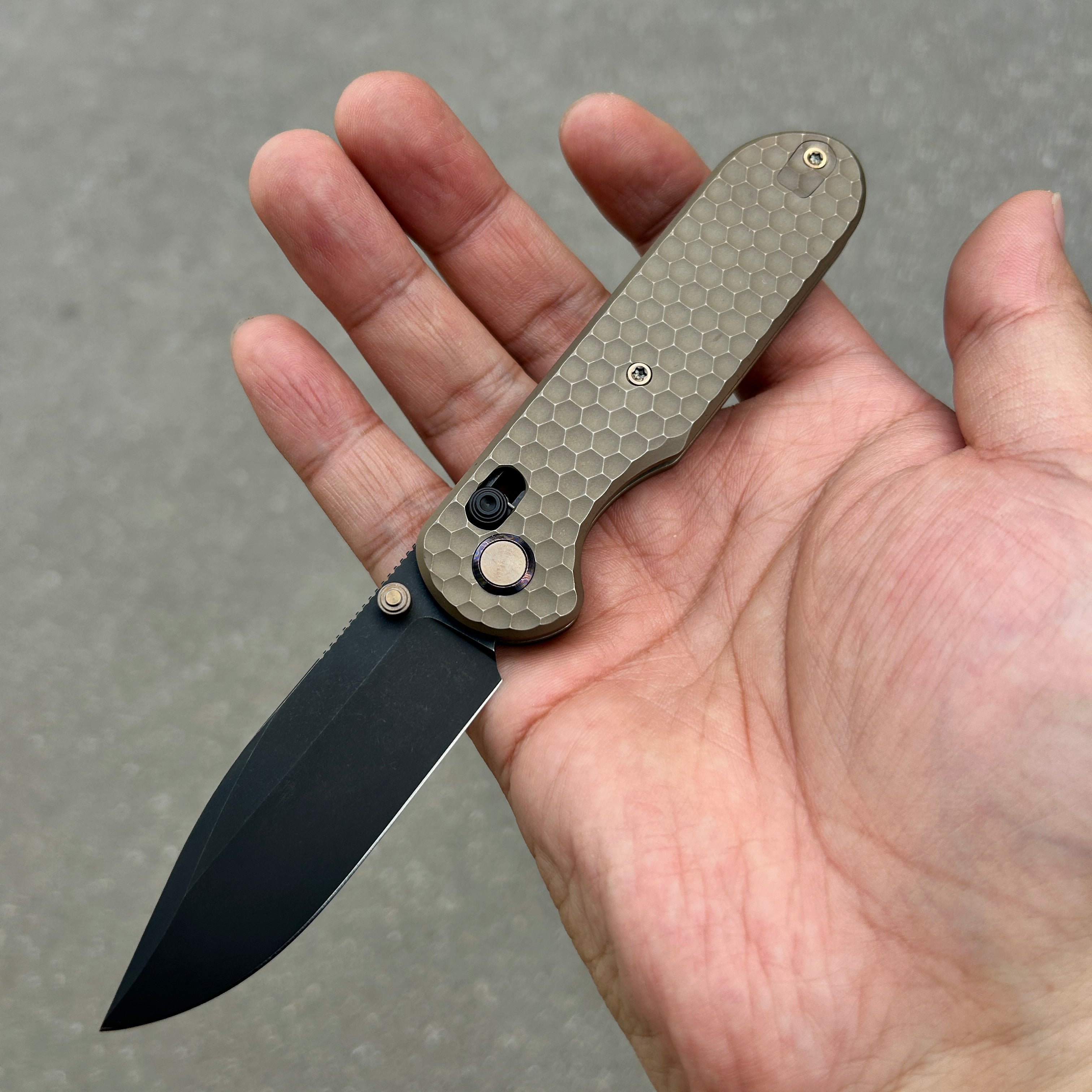 (Pre-order) : Geo knife Ethereal Cutter Axis Lock Folding Knife Bronze 6AL4V Titanium Handle 3.03" Blackwash Bohler M390 Blade  GEO2402B