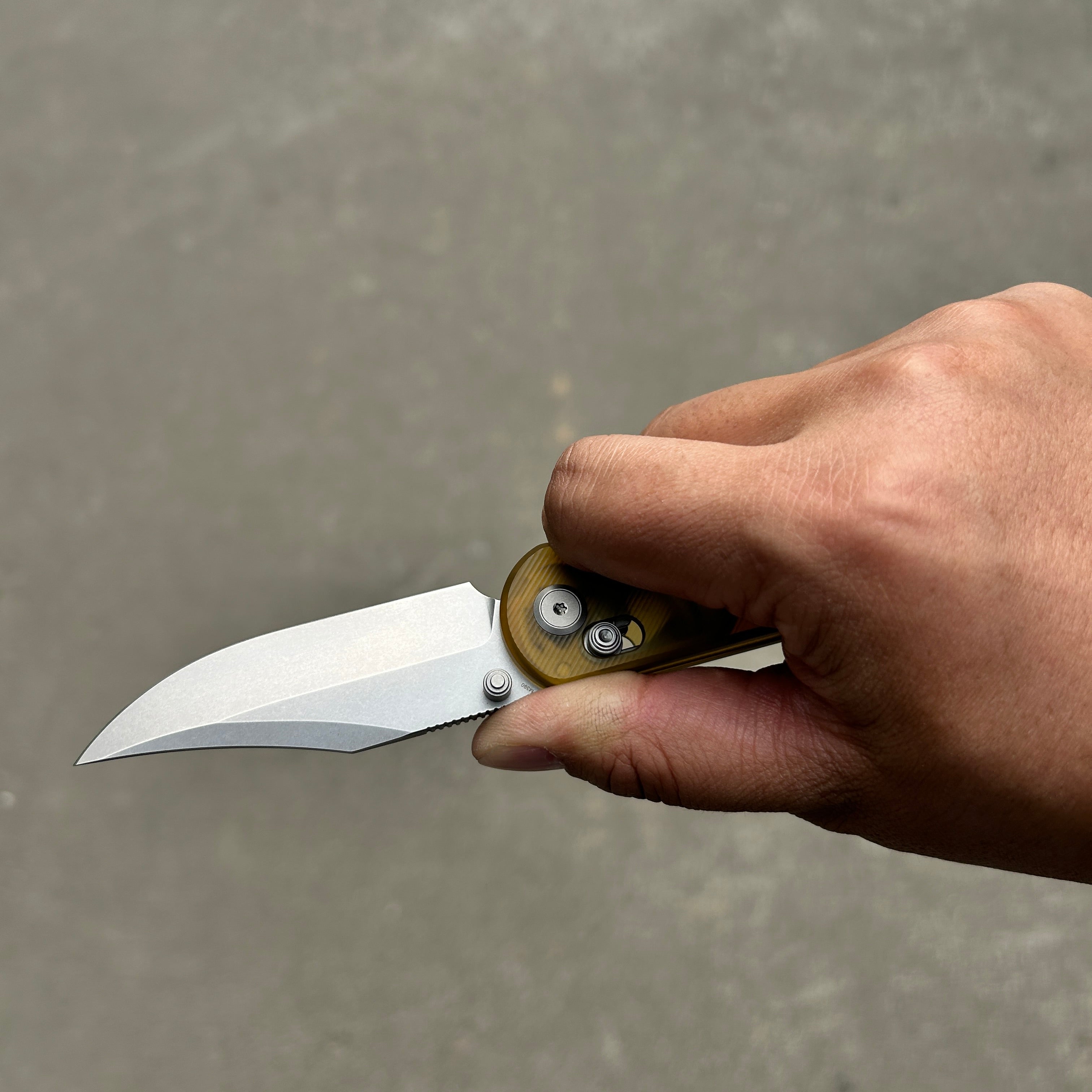 (Pre-order) : Geo knife Ethereal Cutter Axis lock Folding Knife Ultem Handle 3.03" Stonewash Bohler M390 Blade GEO2401E