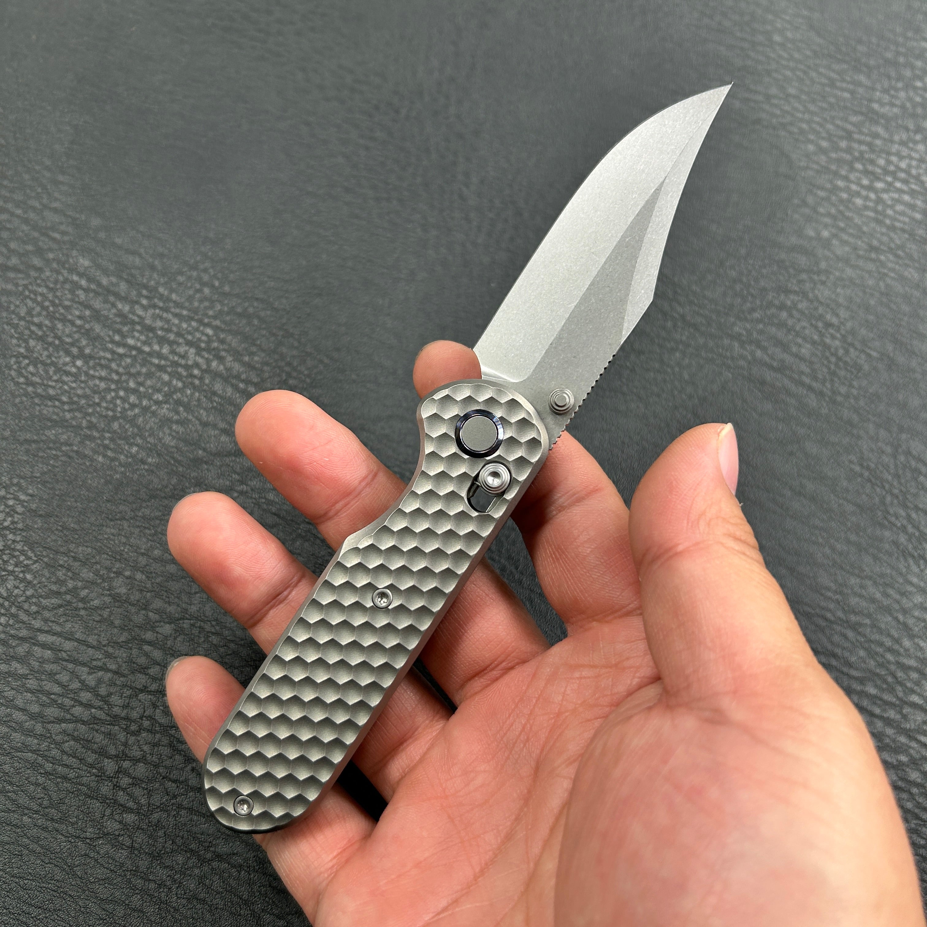 Geo knife Ethereal Cutter Axis lock Folding Knife Gray 6AL4V Titanium Handle 3.03" Stonewash Bohler M390 Blade GEO2401A
